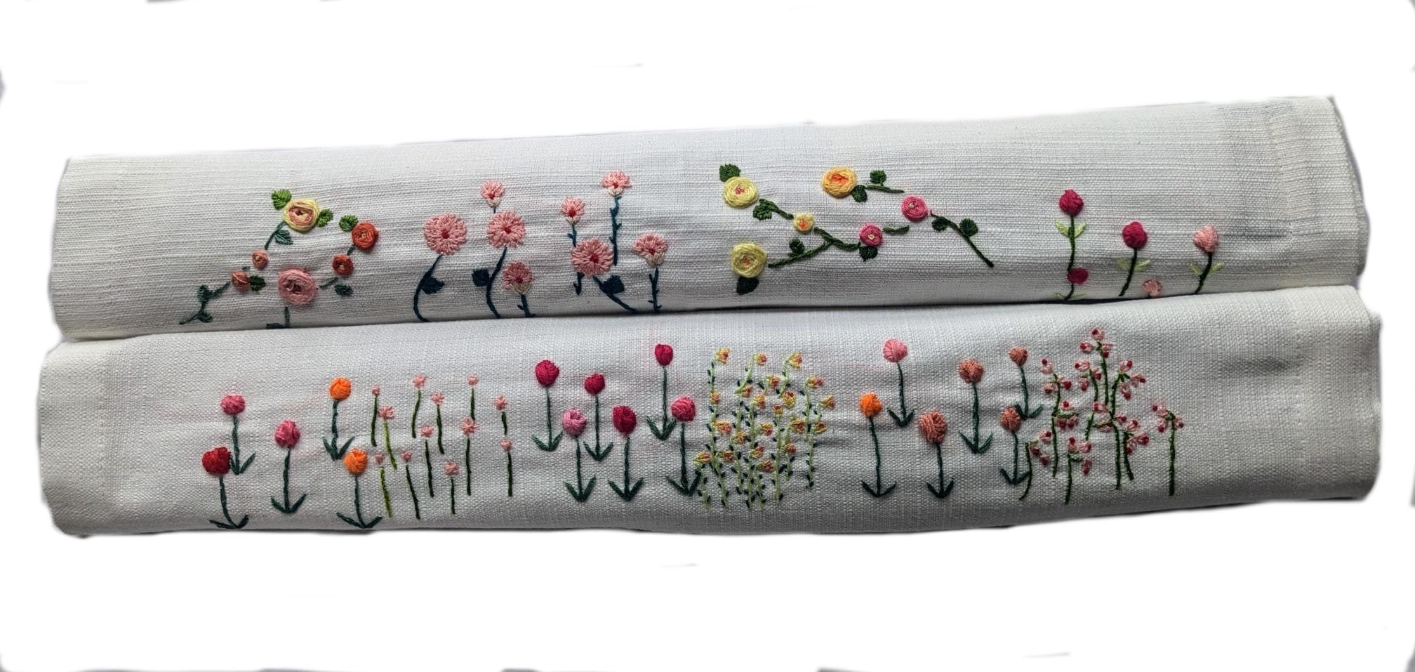 Serviettes de table haut de gamme brodées main en coton floral