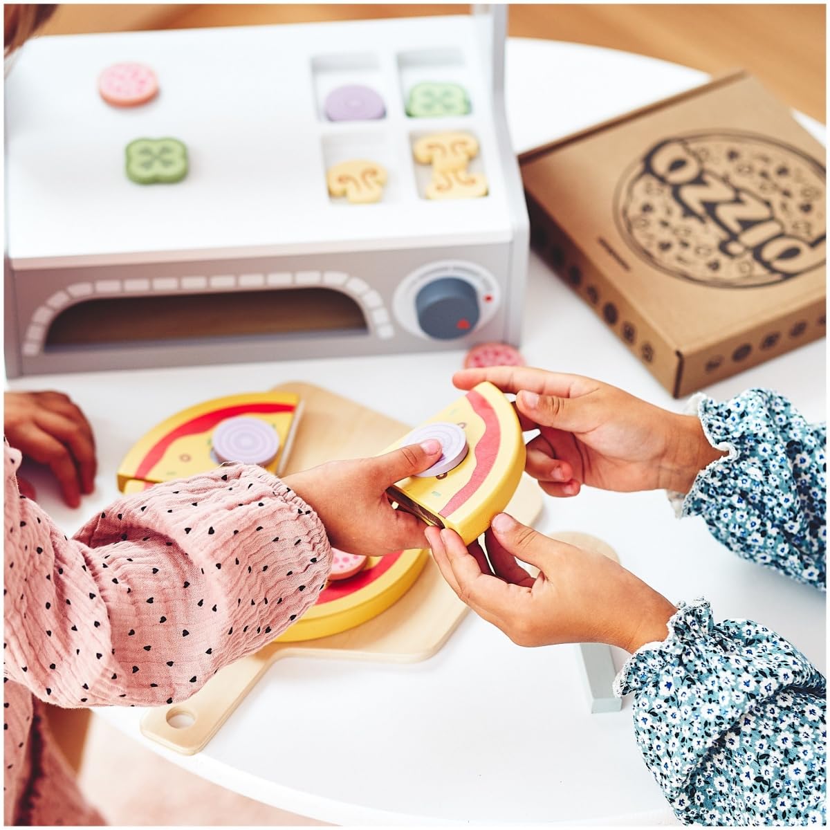 Mamabrum Set de Cuisson Pizza en Bois - Four, Morceaux de avec Velcro, Spatule, Coupe-Pizza - Jeu de Rôle Cuisine Italien 28,5 cm - Jouet Éducatif 3+ Ans (7 Pièces)
