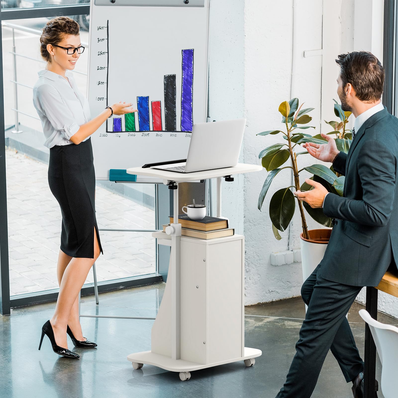 GYMAX Podium Roulant pour Ordinateur, Pupitre Plateau Inclinable 180°, Hauteur Réglable, Compartiments de Rangement, roulettes Verrouillables, Bureau Assis-Debout pour Maison, Bureau, École (Blanc)