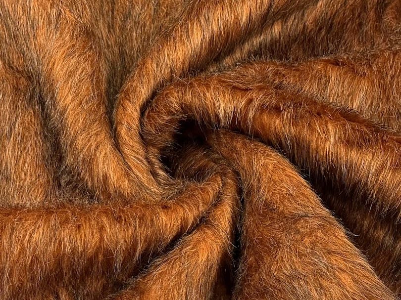 Matière imitation faux fur timberwolf tissu peluche luxe 150cm