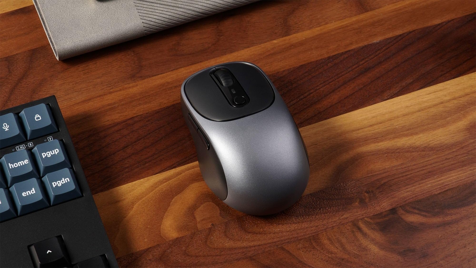 新品マウス付き　初心者マニュアル付きで安心　設定済み　すぐ使える ペリックス（Perixx） ワイヤレスマウス エルゴノミクスマウス 人間