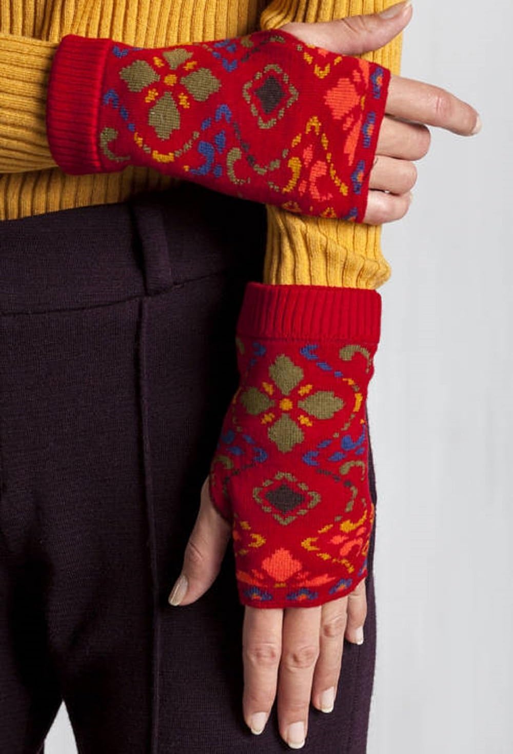 IVKO Geometric Flower Pattern Pullwarmers, Cherry at  Women’s Clothing store