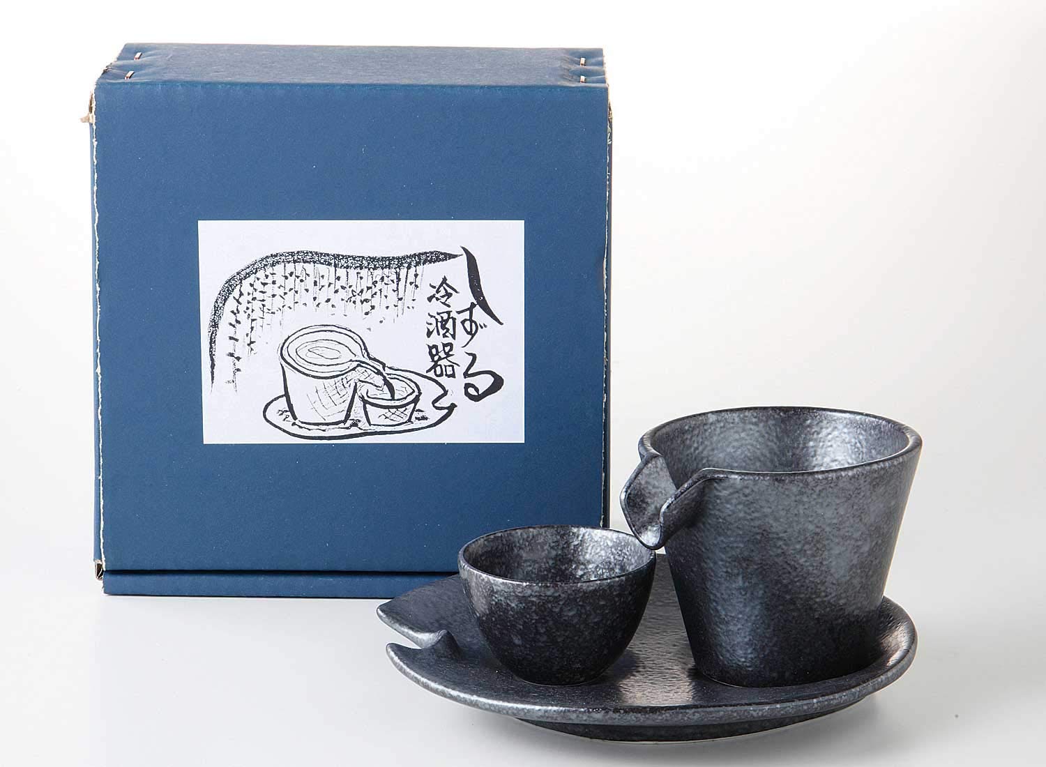 くろ　純銀　銀杯　酒杯　銀器　酒器杯　酒器　グラス　重量約１５１ｇ 純銀製 御盃 銀盃 銀器 銀杯 純銀製酒器 重さ94g 造幣局製 紙箱