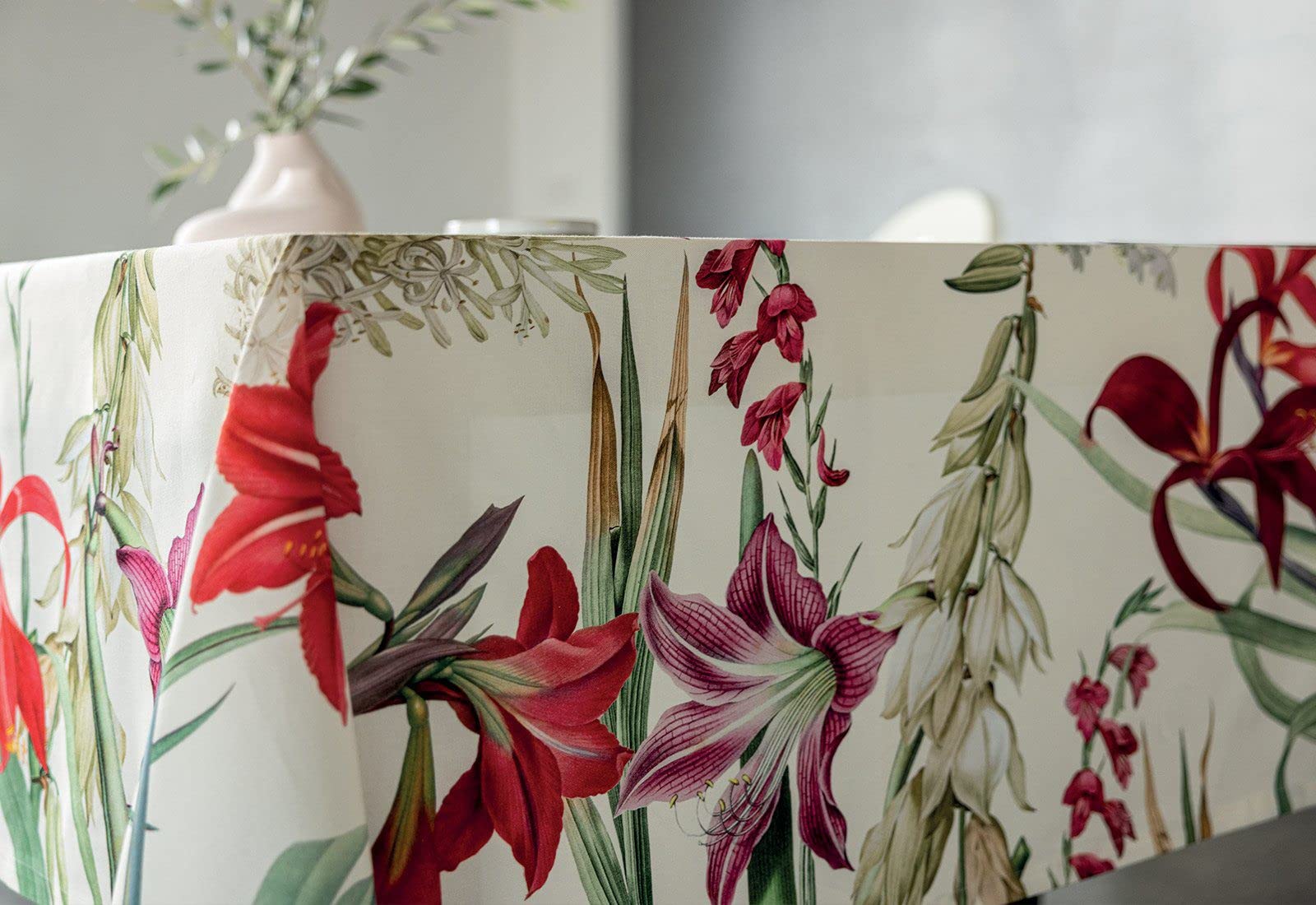 Tag House - Tovaglia da Tavola Puro Cotone Stampato Alta Qualità, Rettangolare, Copritavolo Elegante Amaryllis, Maxi 12 posti 170x270 cm Made in Italy