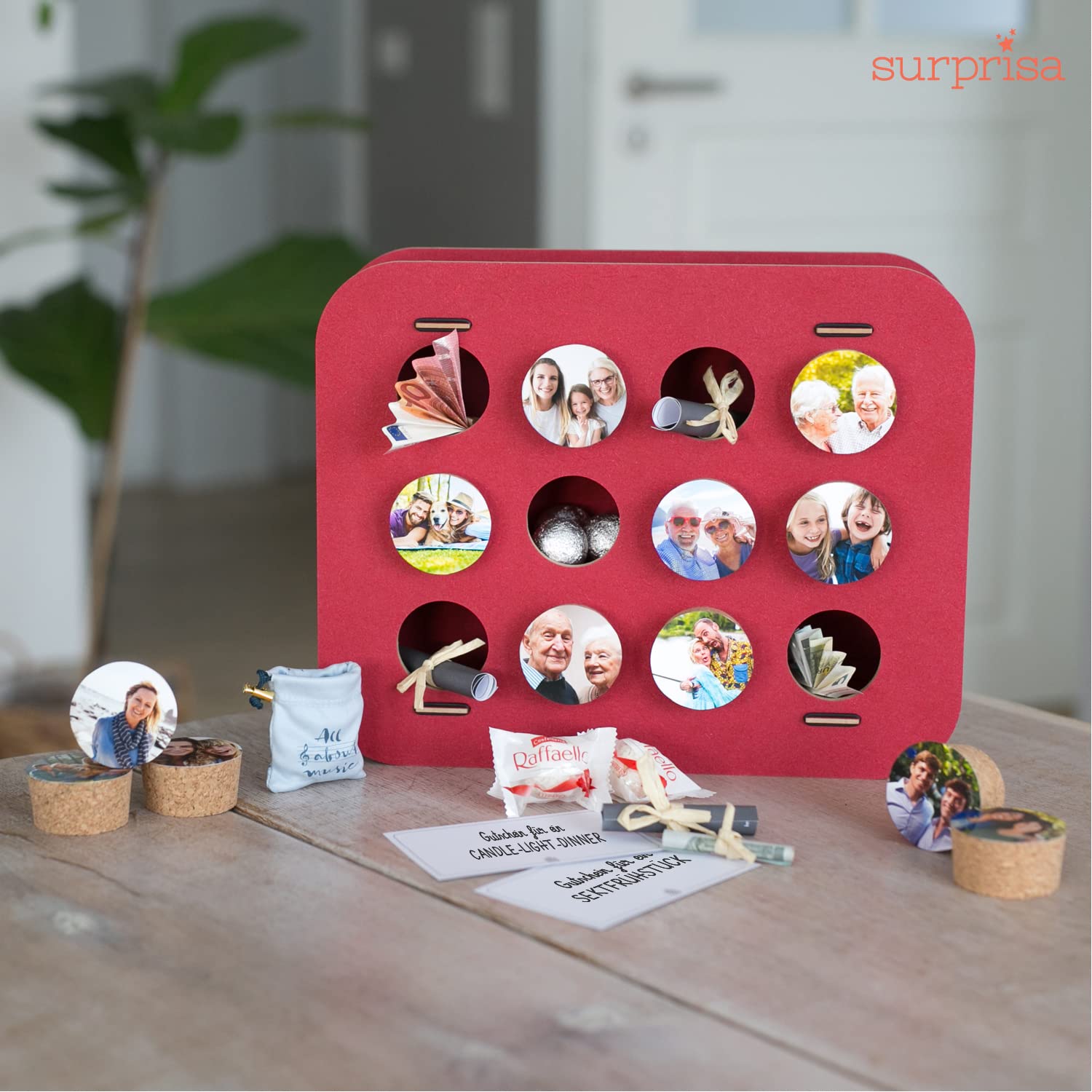 SURPRISA Geschenk-Kalender - Kreative Geschenkverpackung für Frau, Freundin, Mama - 12 individuelle Geschenke - Rot