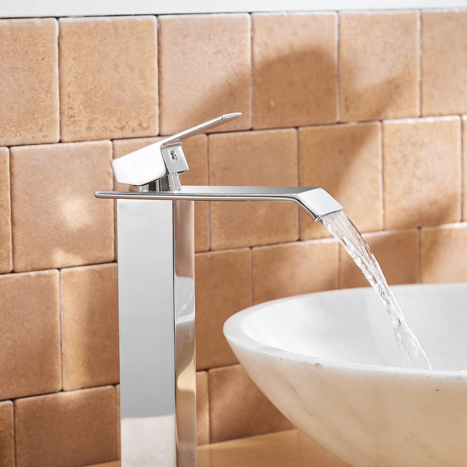Bathroom Sink Faucet Single Hole Bathroom Faucets Modern Chrome Single Handle with Pop Up Drain Assembly