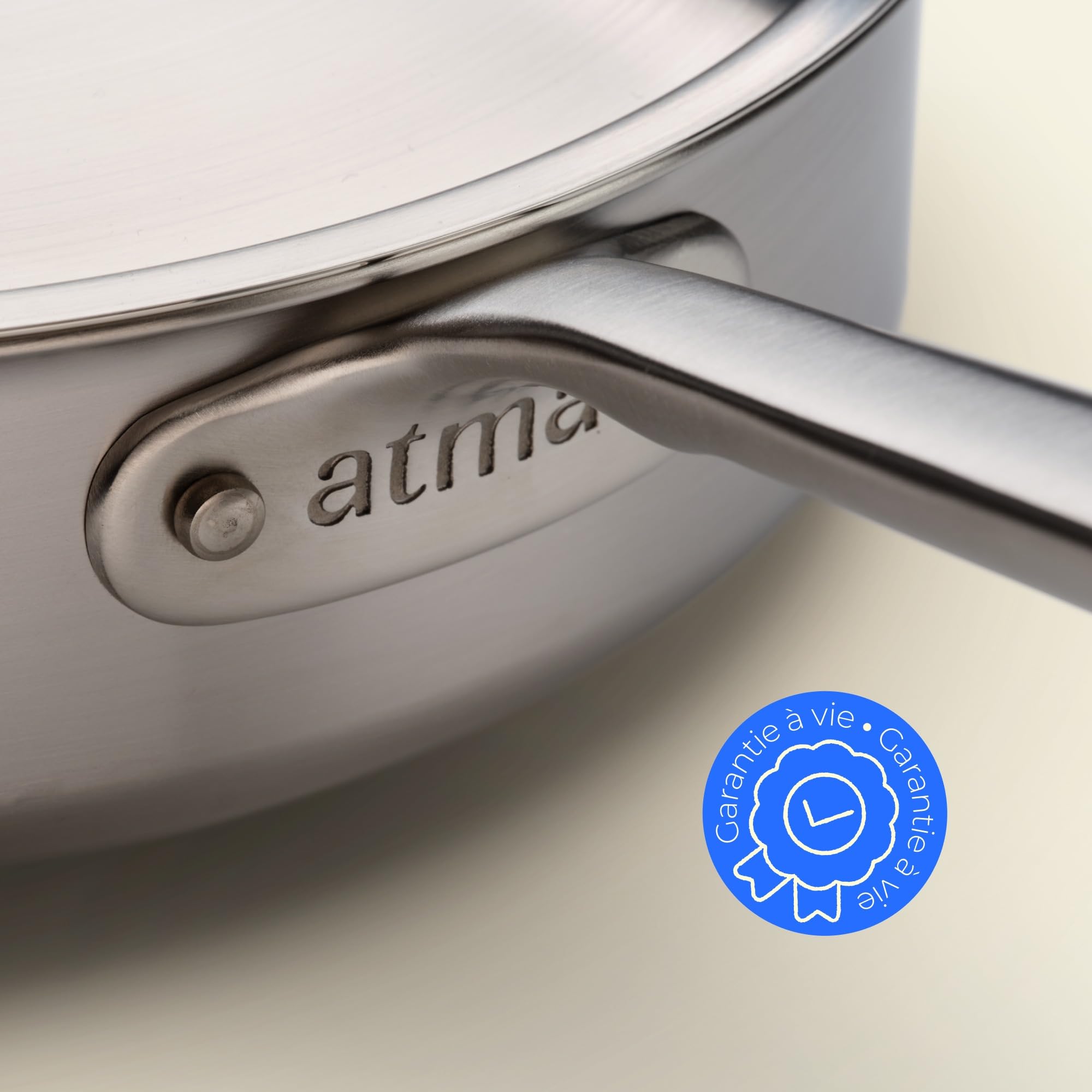 Atma - Sauteuse Inox 24 cm avec Couvercle - Inox 3 Plis - Compatible Tous Feux Dont Induction & Four - Pour Mijoter, Sauter et Frire - Non Toxique, Sans PFAS - Fabriquée en France, Garantie à Vie