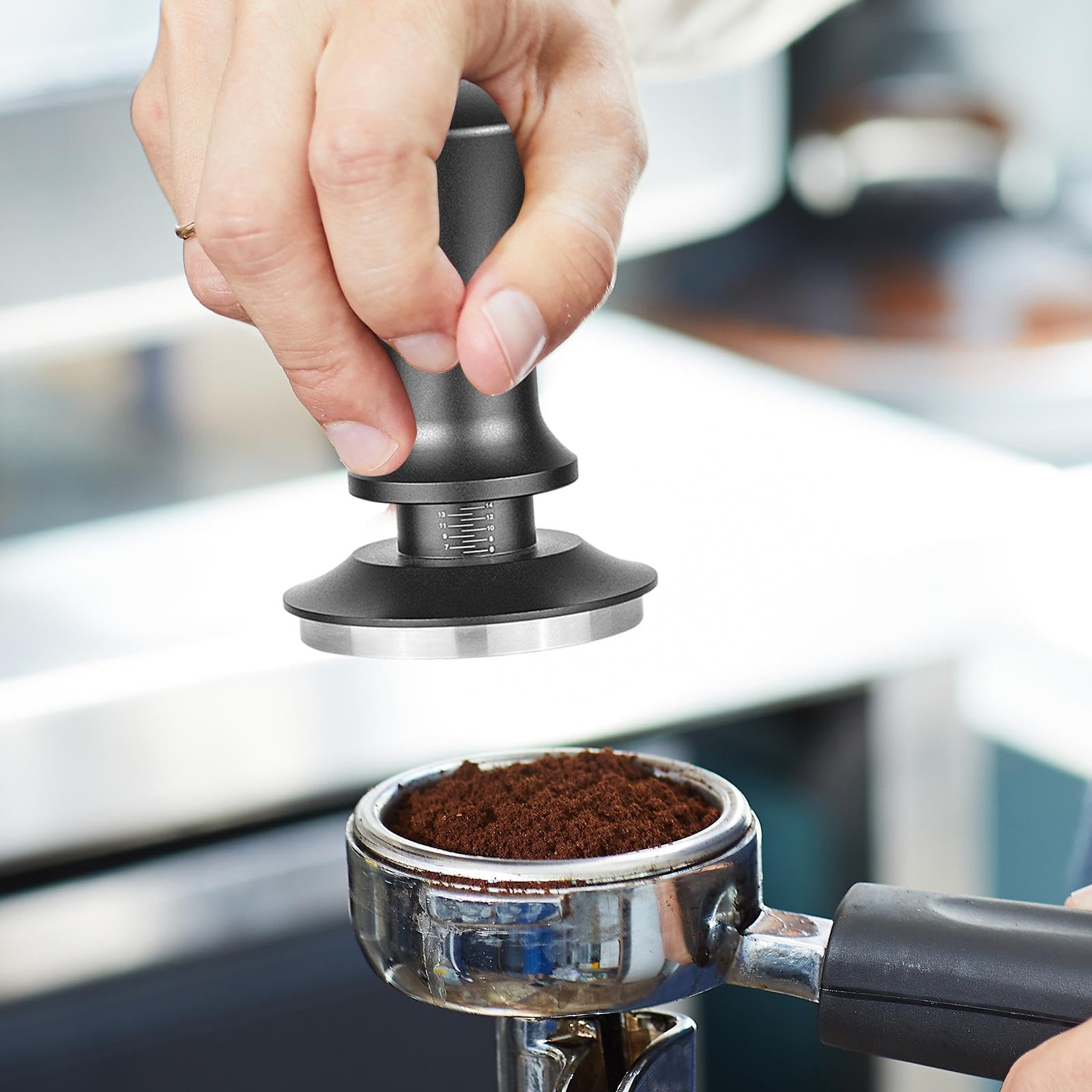 Espresso Tamper Base Plana de Acero Inoxidable Mango Aluminio con Resorte Desmontable Fácil Limpieza Apto para Baristas Profesionales y, 58MM