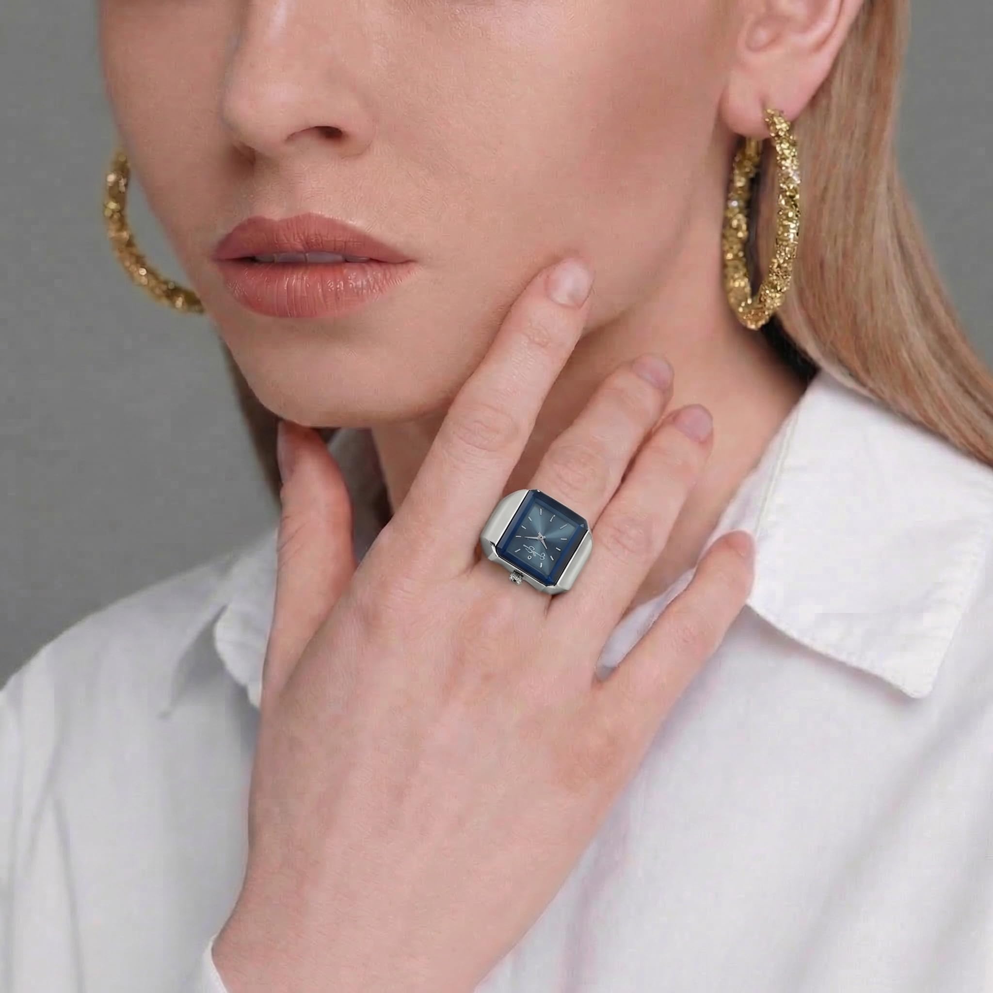 Jessica Simpson Damen-Armbanduhr, rechteckiges Sonnenstrahl-Zifferblatt, Kristall-Akzente, Stretch-Erweiterungsband, Quarz, analog, Modeaccessoire, silber/blue, Modern