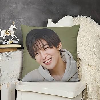 ひろこ様専用☆SnowMan目黒蓮クッションカバー1580円 Amazon.co