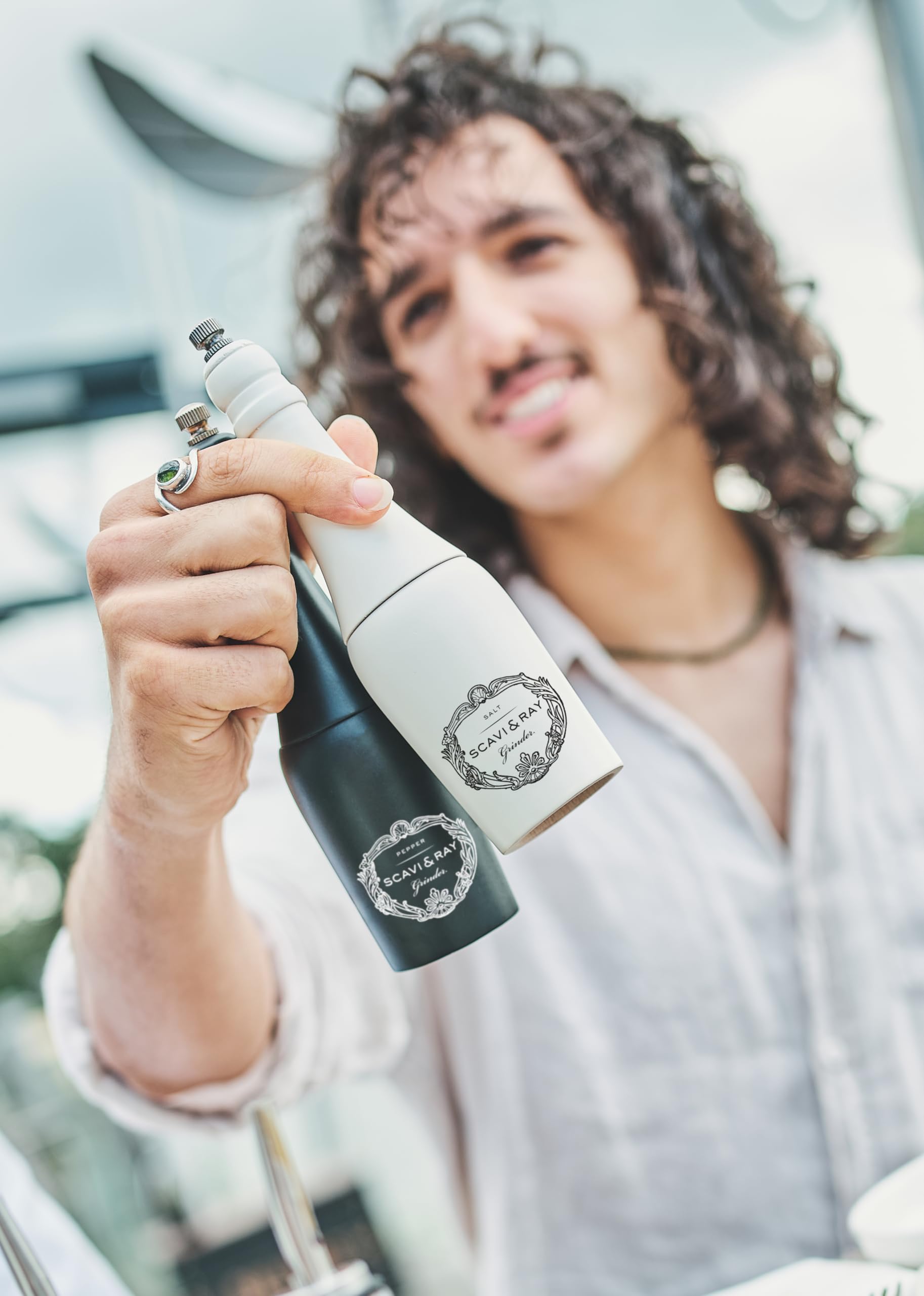 SCAVI & RAY Geschenkset Ice Prestige Spumante mit Salzmühle, halbtrocken, fruchtig frischer Schaumwein aus Italien, 10,5% Vol. Alkohol – Genussmoment in stilvoller Geschenkbox