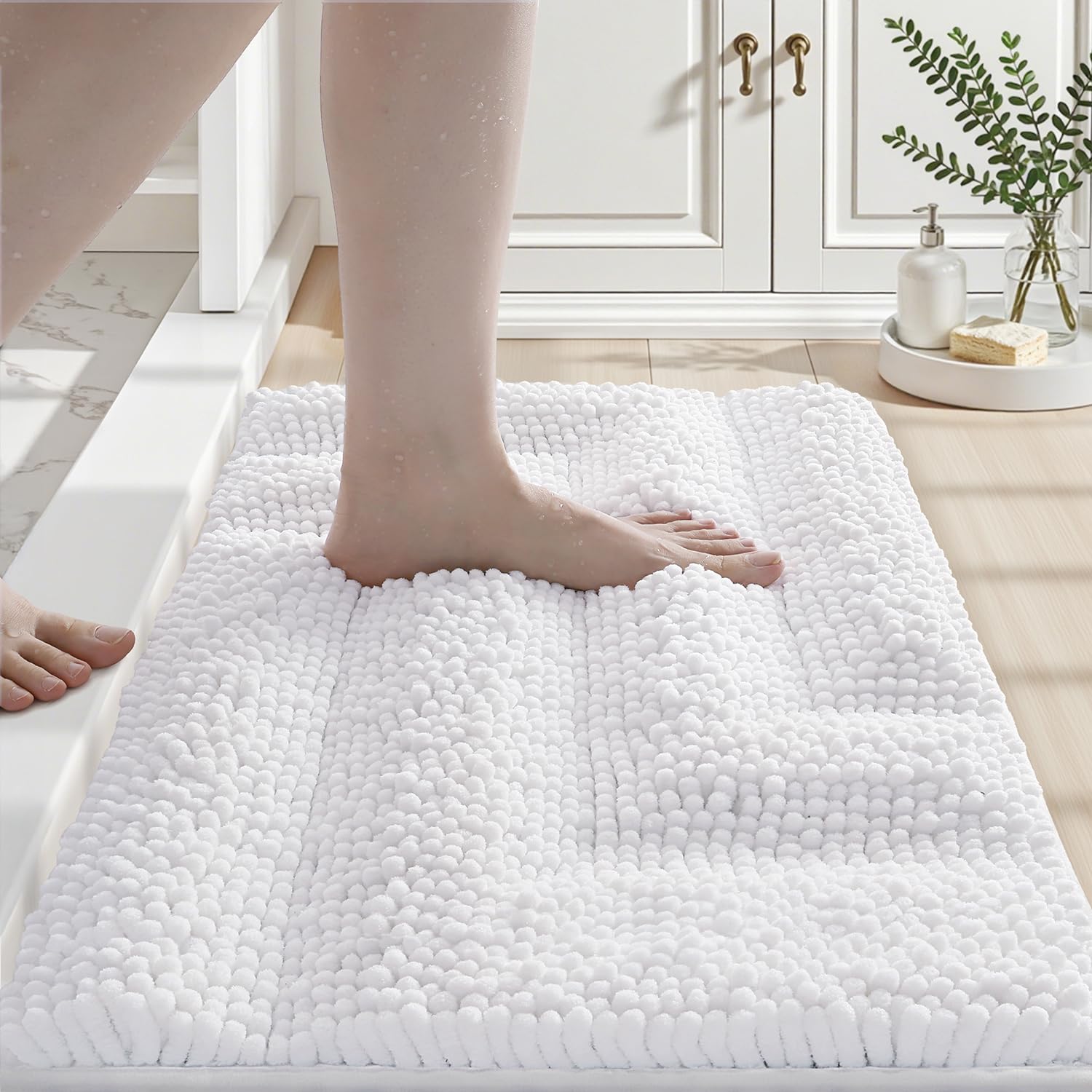 LUMI Luxury Chenille Bath Mats Ultra Absorbent, Plush Fluffy Bathroom Rug with Non-Slip Backing, Soft High Pile Bath Rug for Shower Floor, Tub, 20x32,