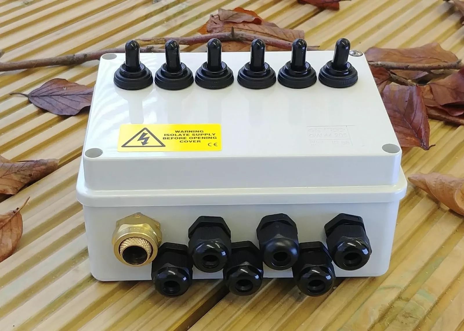 Toggle Switch Boxes for Ponds/Outdoor Lighting IP56 (6 Way Armoured)