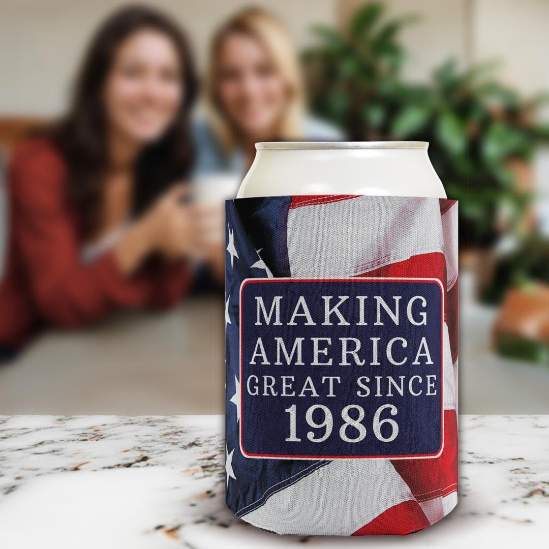 Prezenty urodzinowe na 40. urodziny 'Making America Great Since 1983' 40. urodziny żart prezenty na przyjęcie urodzinowe 2-pak Can Coolie Drink Coolies Coolies Flaga USA