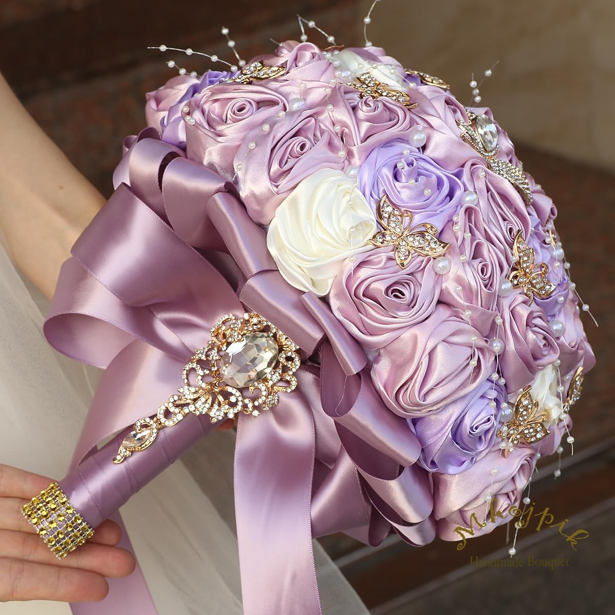Handmade Wedding Flowers Bouquet Round Holding Bridal Bouquet Artificial Satin Roses Bunch for Bride Bridesmaid Wedding Quinceanera