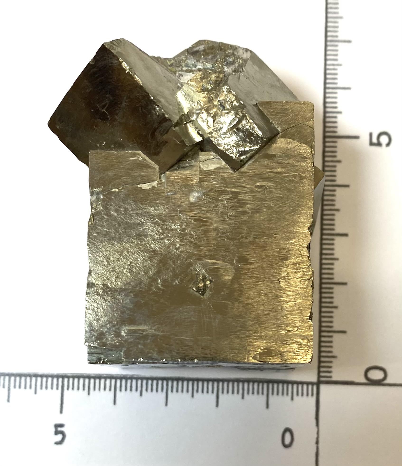 パイライト　黄鉄鉱　置物　2.8キロ 楽天市場】パイライト 黄鉄鉱 丸玉 置物 ◇約58mm～60mm珠前後