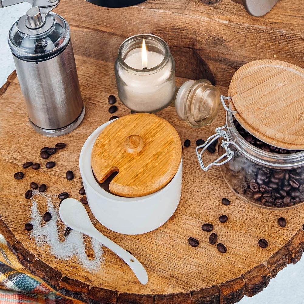 orion group - Zuckerdose mit Deckel und Löffel - Höhe 6,5 cm - Weißes Porzellan und Bambusholz - Zuckerpott - Modern Zuckerbehälter - sugar container
