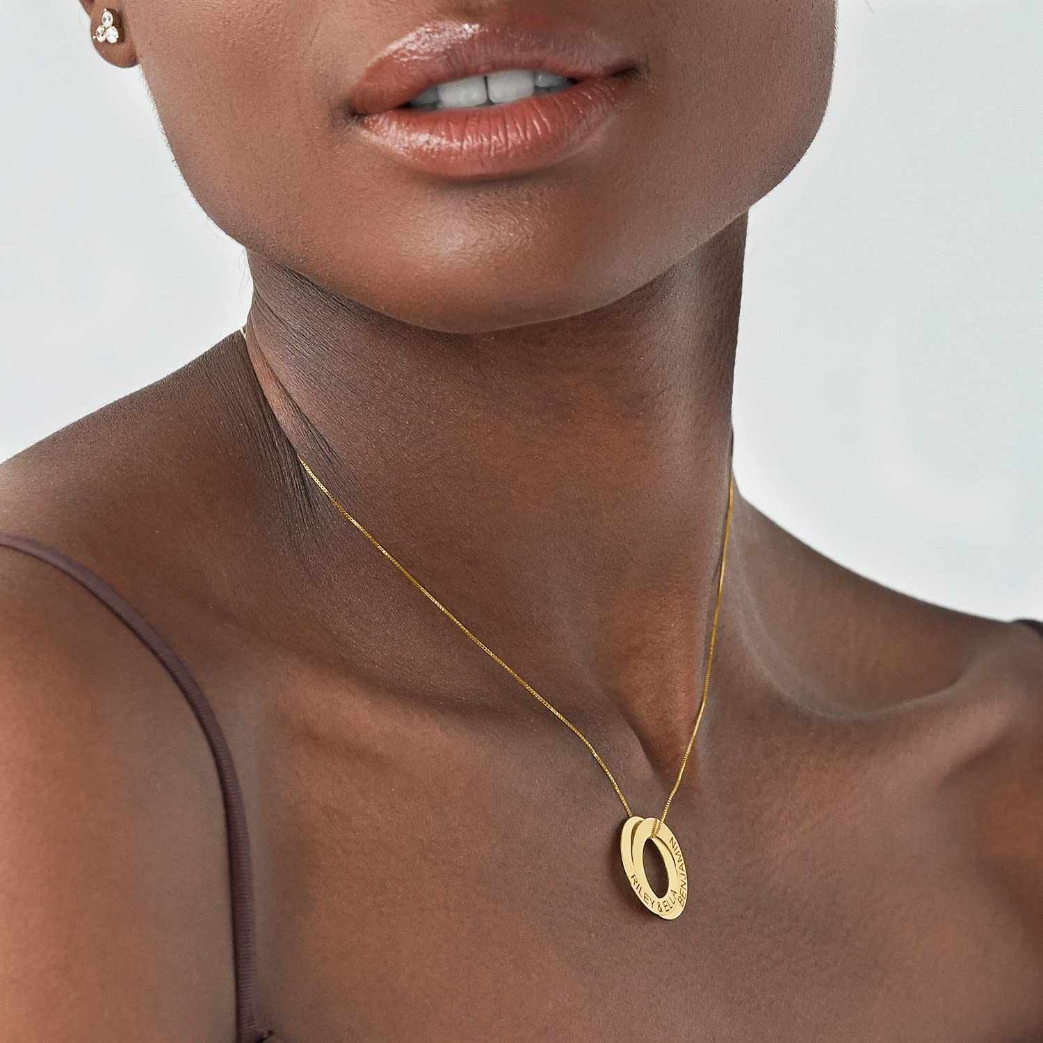 MYKA - Collana da donna con 2 anelli russi con incisione, ciondolo a forma di disco con incisione, personalizzabile con qualsiasi nome, regalo di compleanno per la mamma