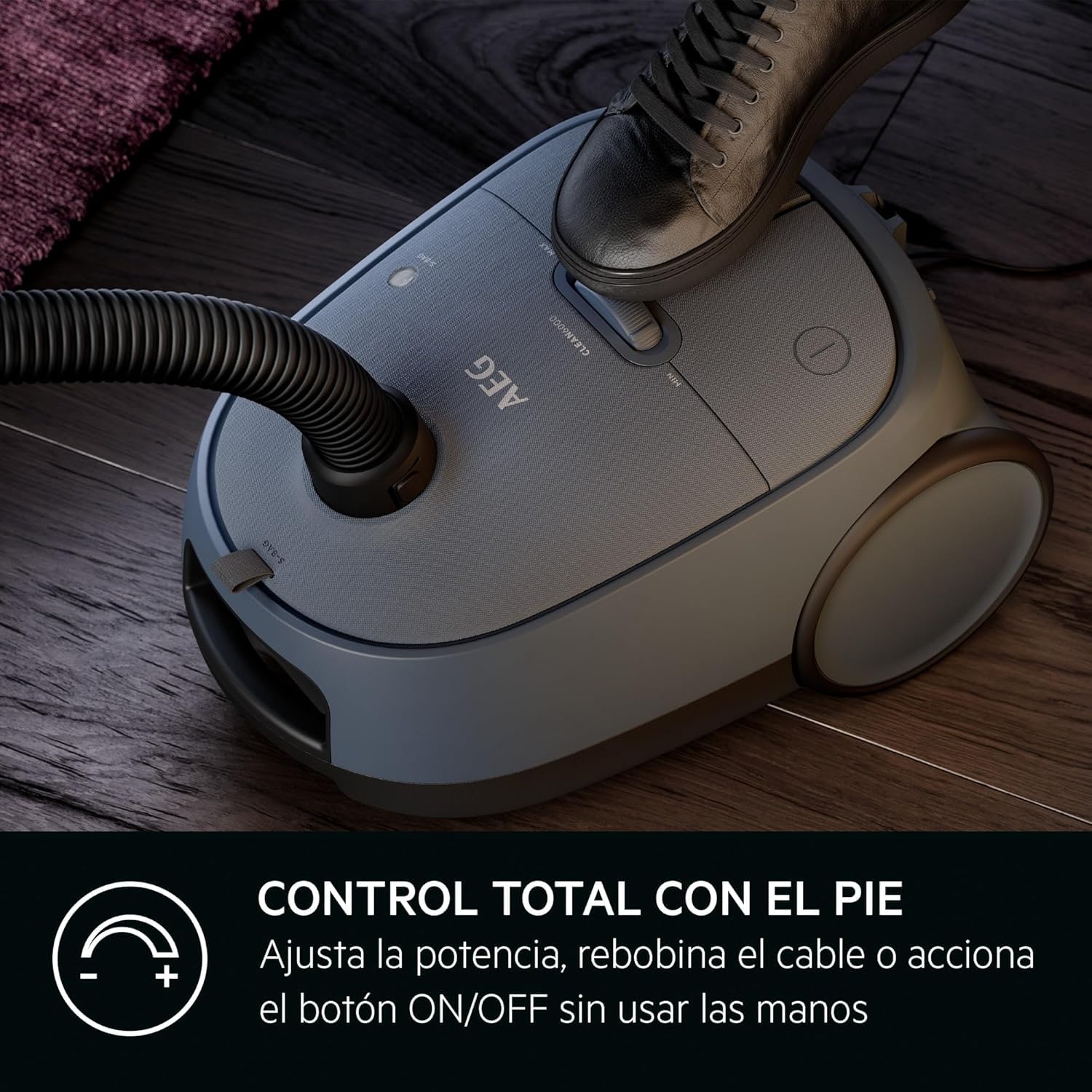 AEG CLEAN 6000 Aspirapolvere con sacchetto/elevata potenza di aspirazione/con ugelli aggiuntivi/55% plastica riciclata/per proprietari di animali domestici/pulizia di tappezzeria/raggio d'azione 12 m