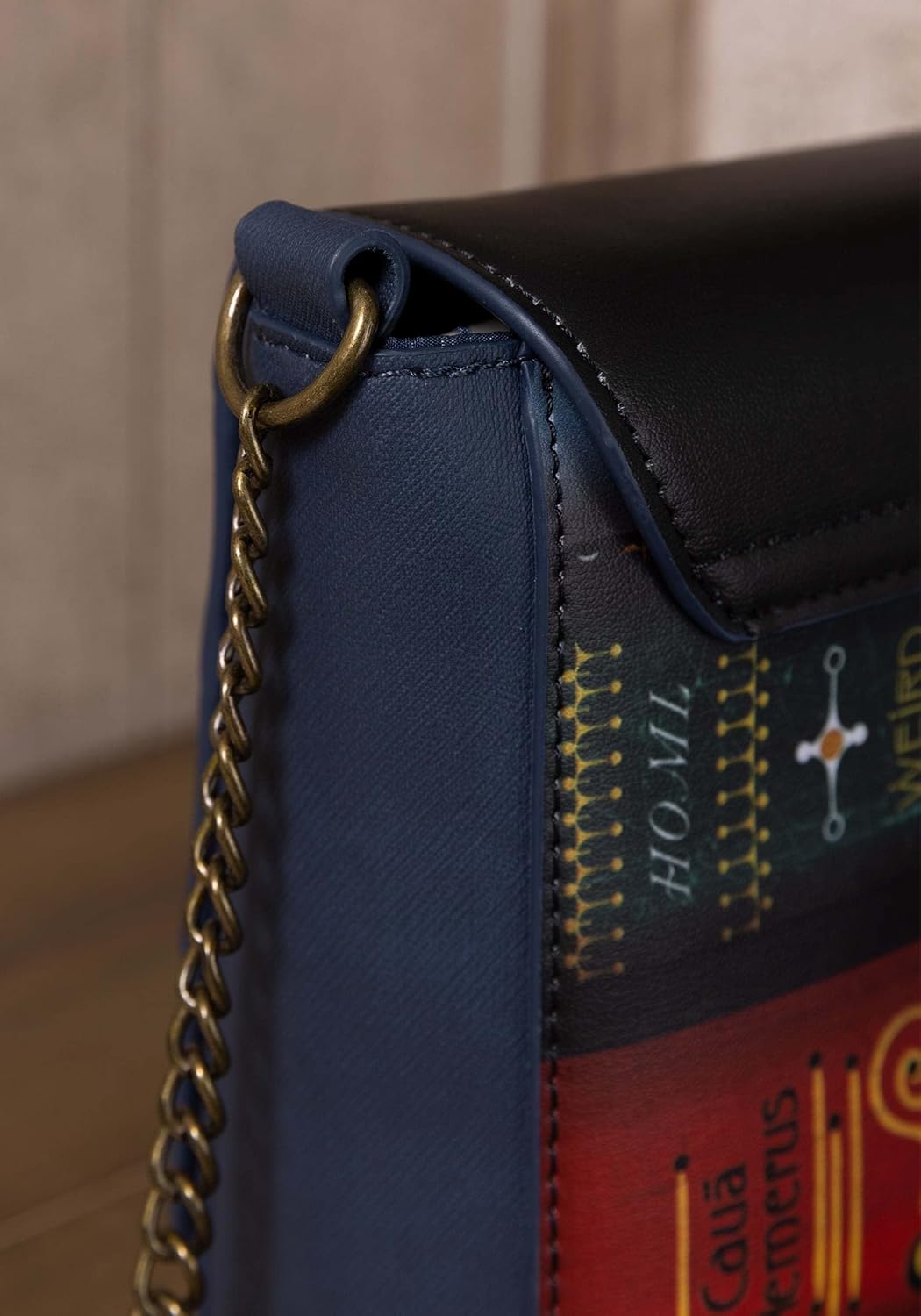 Loungefly: Warner Fantastic Beasts - Magical Book Chain Strap Cross Body Bag