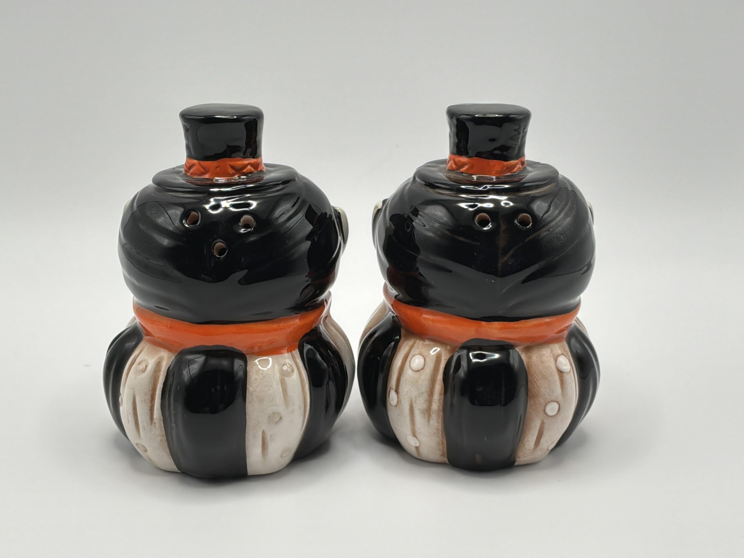 Vampiro Halloween Sale e pepe Shaker Set. Circa 8,9 cm di altezza Lo scolorimento è normale per questa linea di prodotti