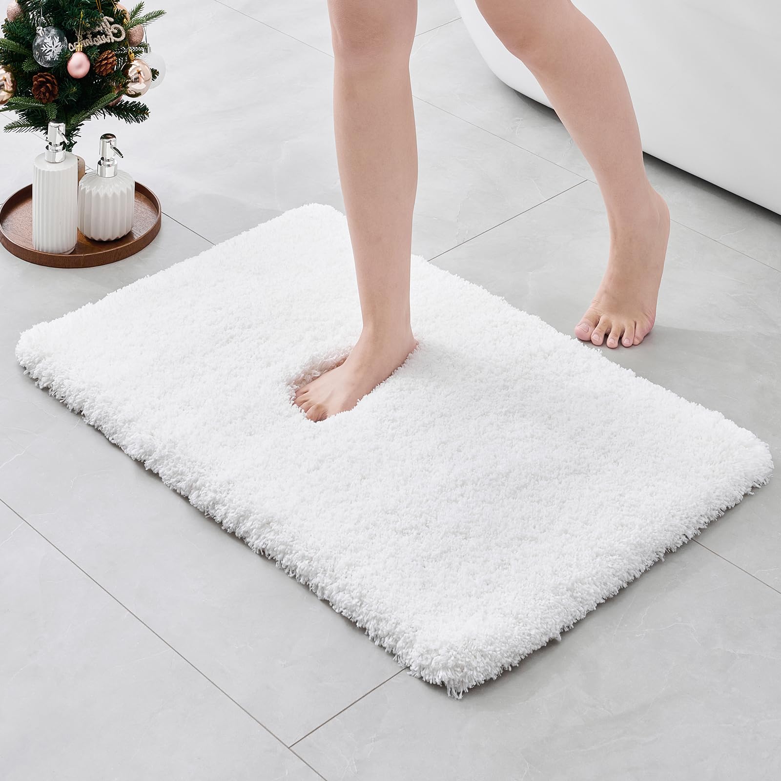 ILANGO White Bathroom Rugs 36" × 24" Non Slip & Super Absorbent Extra Thick Soft, Washable Bath Mat for Floor, Non Shedding Microfiber Plush Shaggy