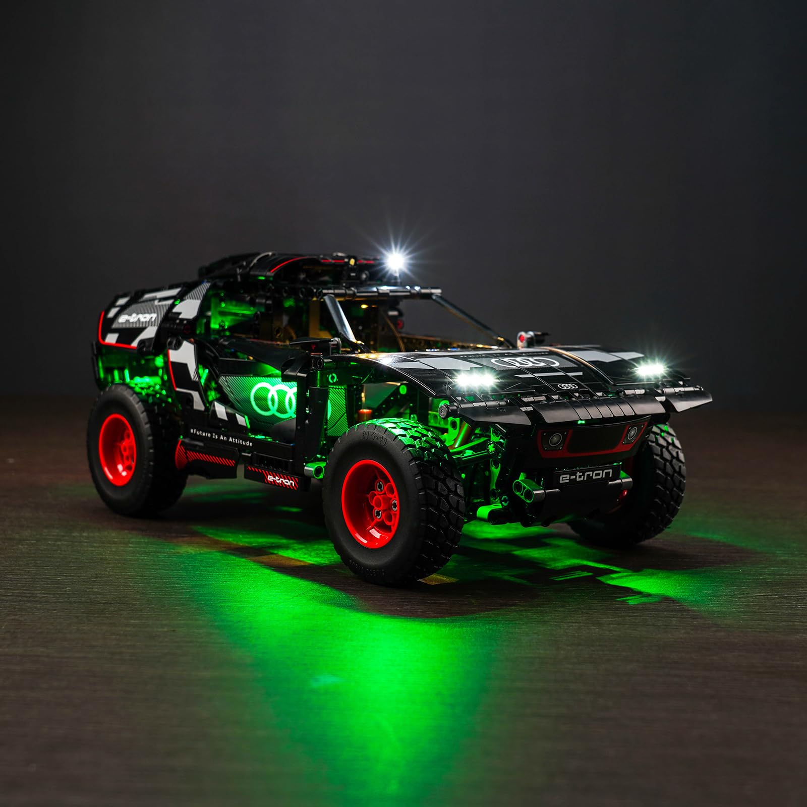 LocoLee Licht Kompatibel mit Lego Audi RS Q e-tron, Beleuchtungs Compatible with Lego 42160 Technic Audi RS Q e-tron - Nur Lichter Set, Kein Modell (Standard Version)