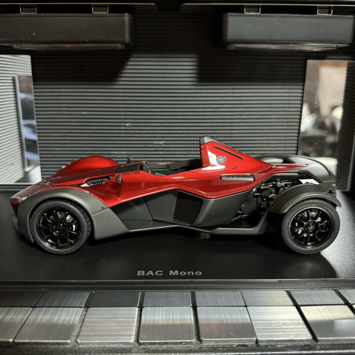 Amazon.co.jp: 未展示品 オートアート 1/18 BAC Mono メタリックレッド  