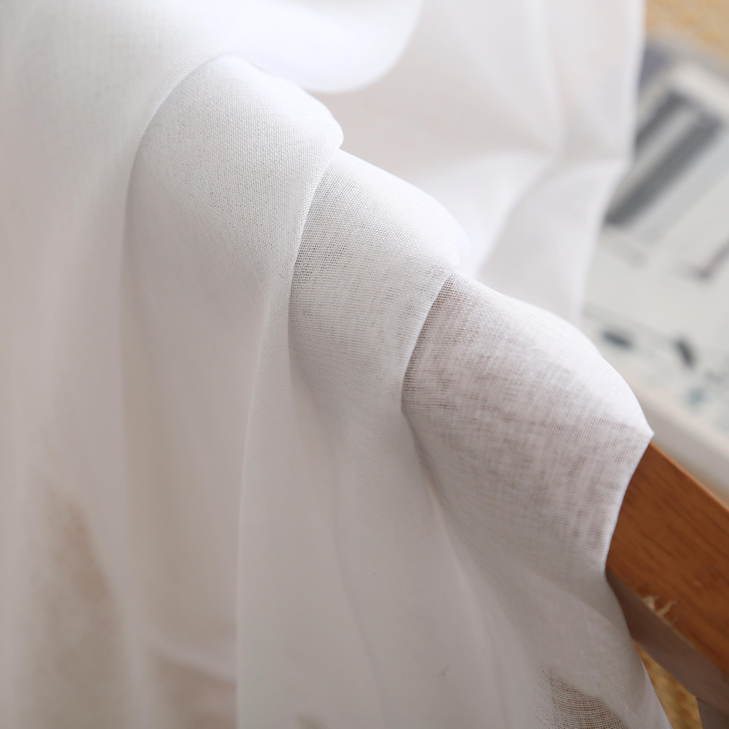 4er Set Vorhänge mit Ösen, Oeko-TEX Zertifiziert, Transparente Gardinen aus Voile Polyester Ösenschal Transparent Wohnzimmer Luftig Dekoschal in leinen Optik Top Weiß