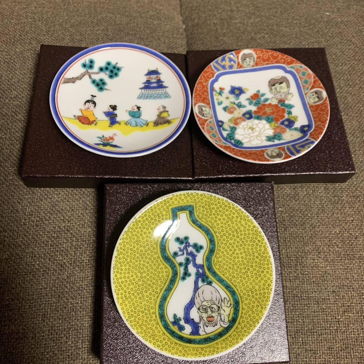 ??????? Ken Shimura Exhibition Kutani Ware Stupid Mamezara Uncle Hitomi Grandma Bean Plate 3 Types