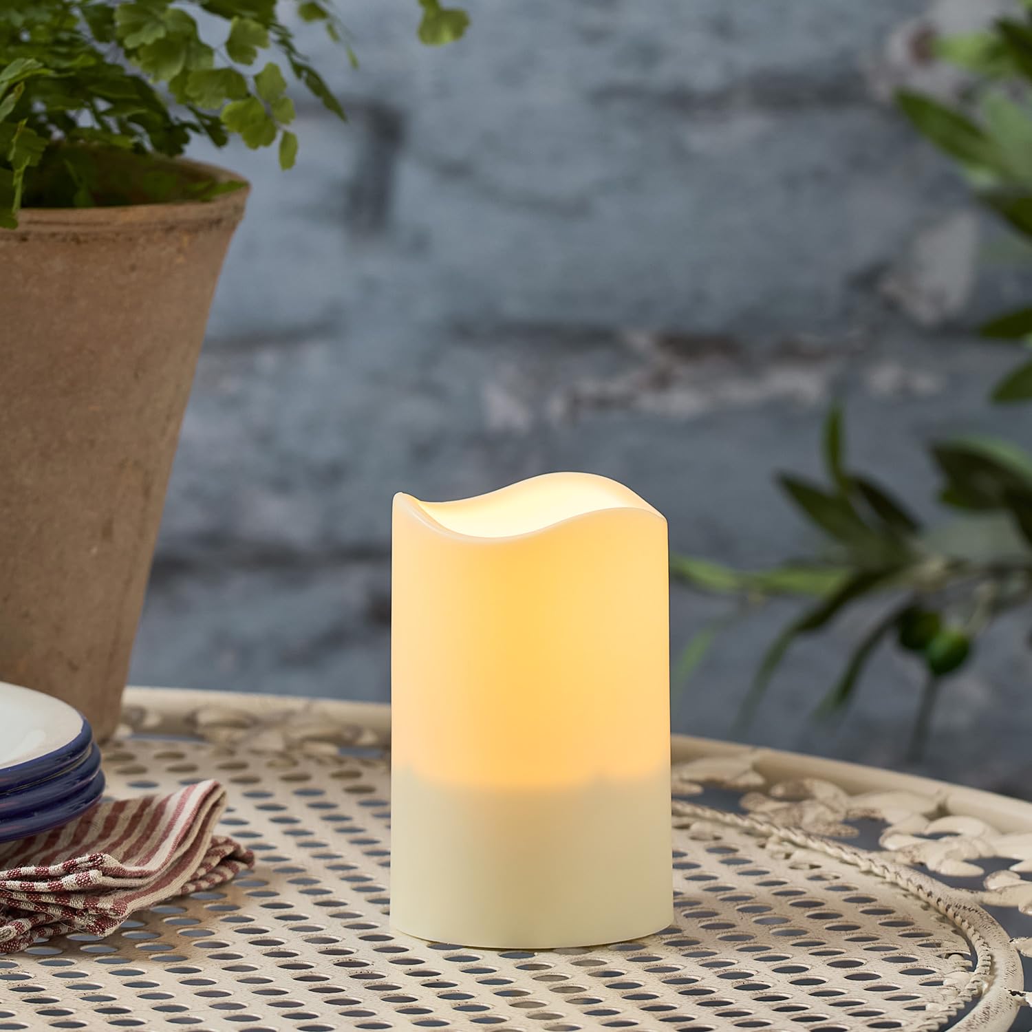 Lights4fun 11cm Solar Powered Warm White Flickering Flame LED Flameless Ivory Garden Patio Candle IP44 Rated Outdoor Use
