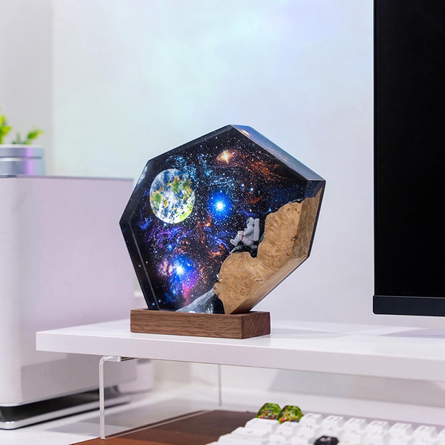 Drawelry Creative Epoxy Resin Wood Light Lamp, Space Astronaut and Interstellar Resin Wood Art Lamp Handmade Multicolor LED Night Light Fathers Day Birthday Gift for Friend Family (Interstellar)