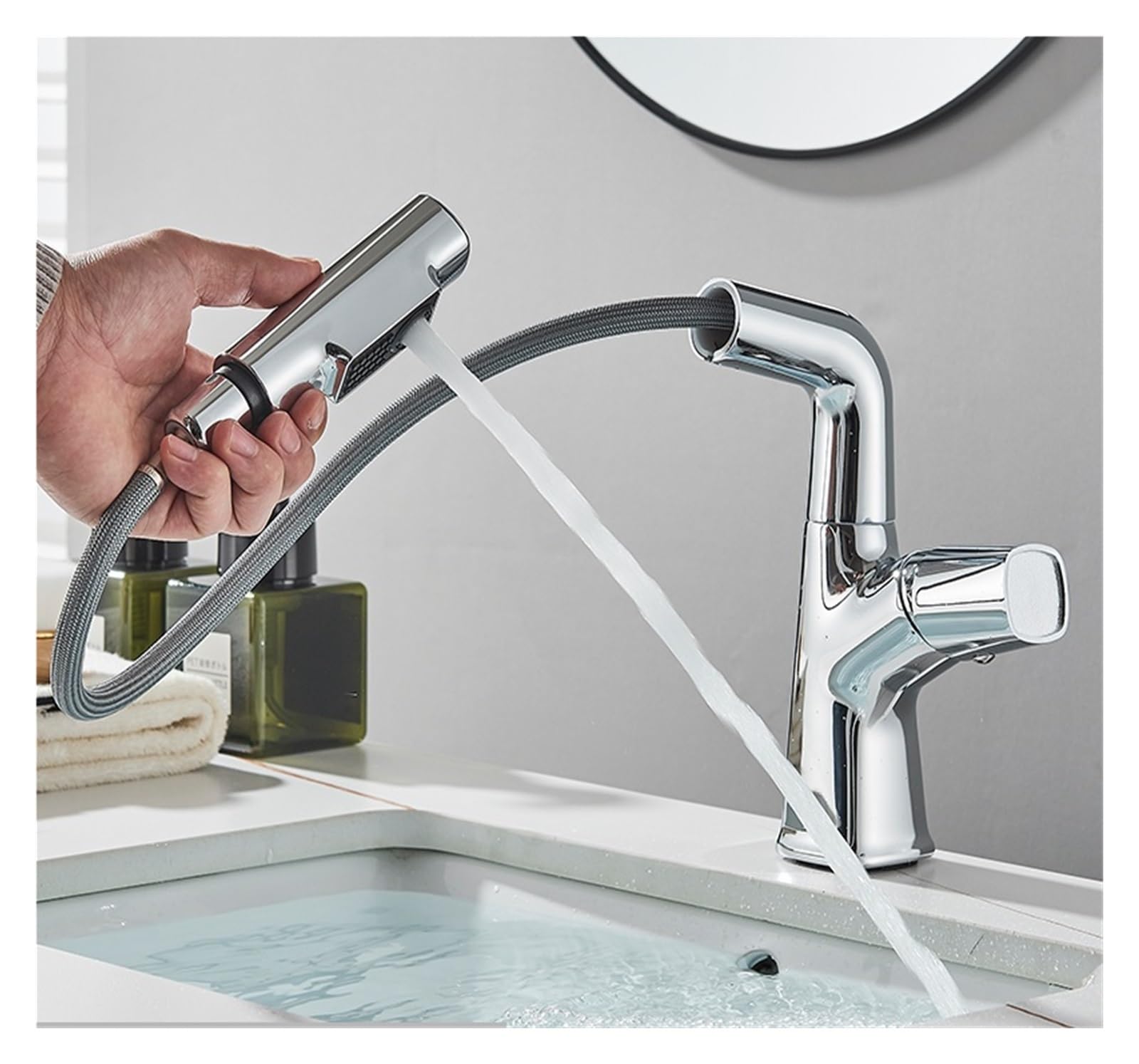 Évier de salle de bains gris en acier inoxydable haut de gamme et mitigeur chrome