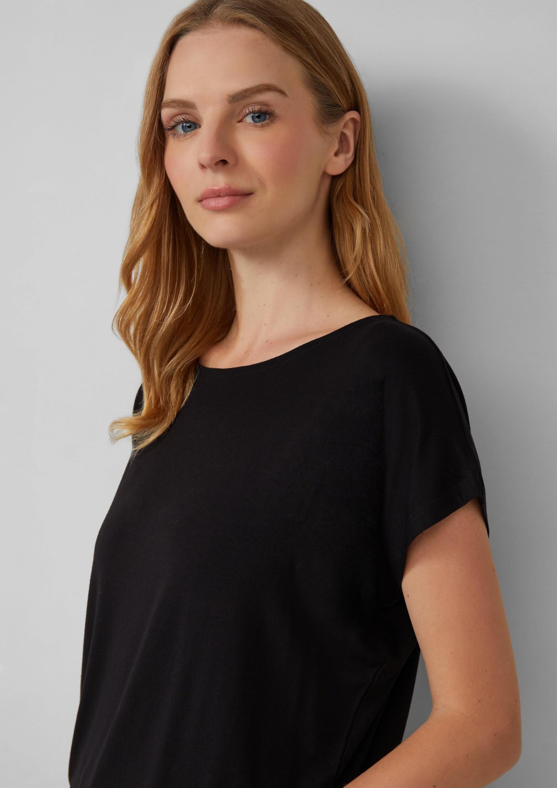 s.Oliver Fließendes Jersey-Shirt mit überschnittenen Schultern