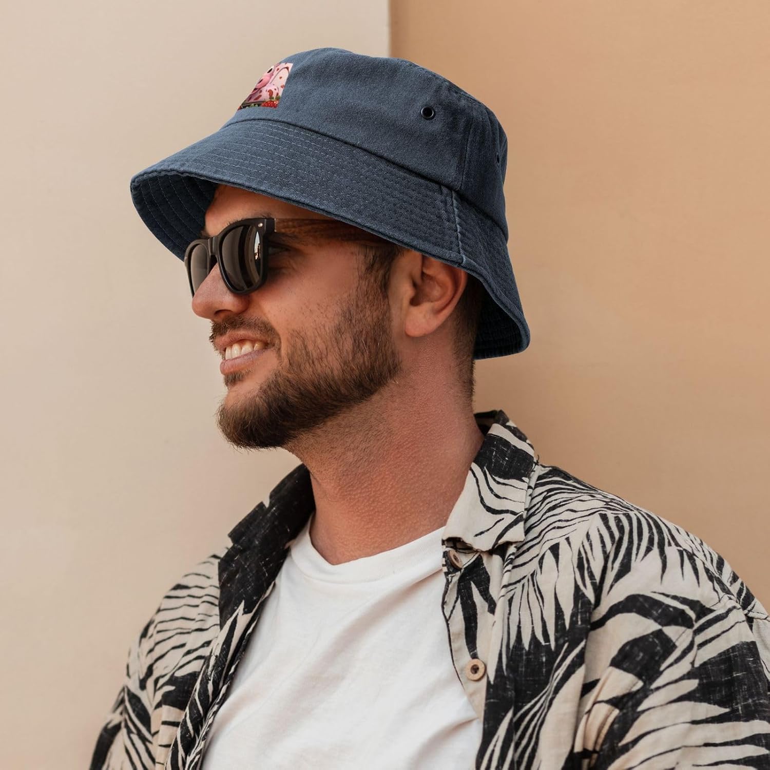 Pink Cow with Strawberries Printed Cowboy Fisherman hat, Suitable for Outdoor Fishing Beach Party Fisherman hat Hip-hop hat,
