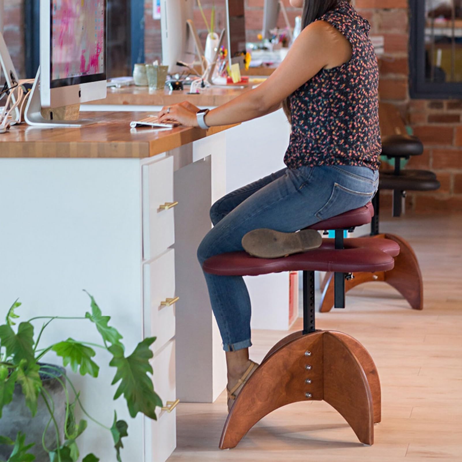 Höhenverstellbarer Holz-Haltungsstuhl für Rückenstütze, ergonomischer Kniestuhl mit Kissen, Kreuzbein-Design, perfekt für Home Office