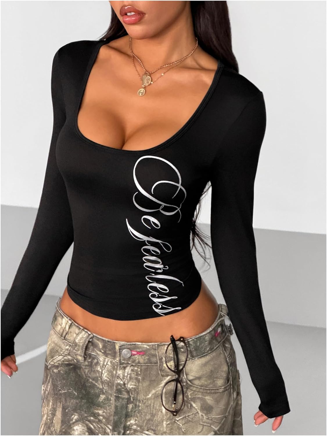 SOLY HUX Women's Letter Graphic Tees Scoop Neck Long Sleeve T Shirt Slim Fitted Going Out Tops Streetwear - Image 3