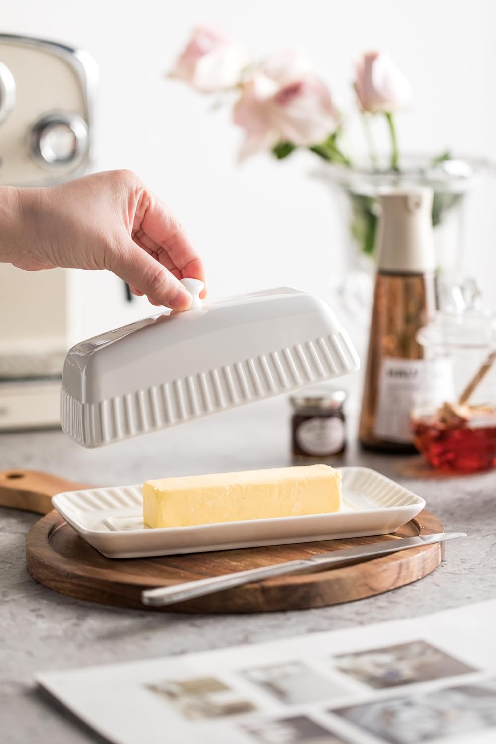 Ceramic Butter Dish with Lid, White Butter Holder Container with Porcelain Cover Knob Handle, Butter Dishes for Countertop Refrigerator