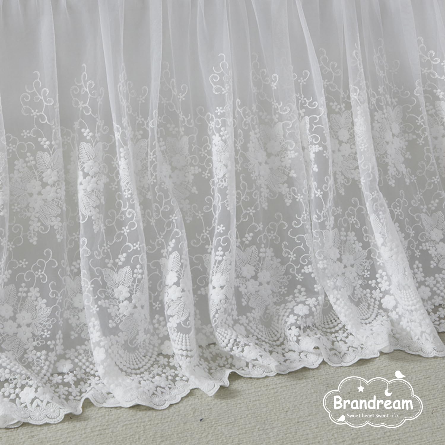 Brandream Falda de cama de encaje para cuna de bebé, estilo bohemio, color liso, romántica, color crema, blanco roto y elegante, 100 % algodón, excelente calidad