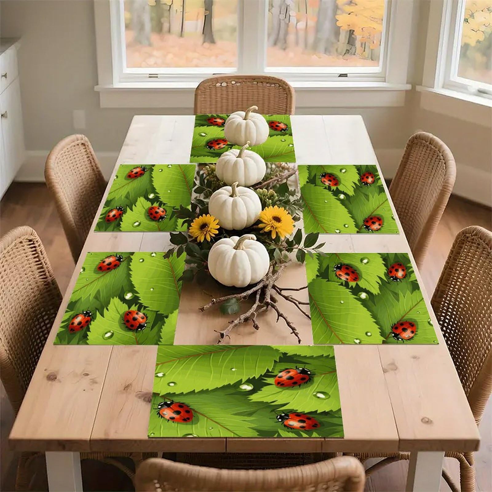 Leaves and Ladybugs Placemats Wipeable Heat Resistant Table Mats Washable Flax Place Mats Elegant Cloth Non-Slip Placemat for Kitchen Dinning Party Table Decor 12 * 18 in