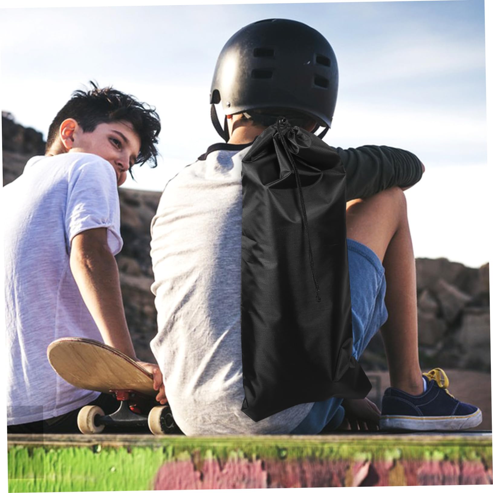 KOMBIUDA Skateboard Bag Compact Versatile Handy Pouch for Sports Strong and Wear-resistant Perfect for Outdoor Use Unisex Design