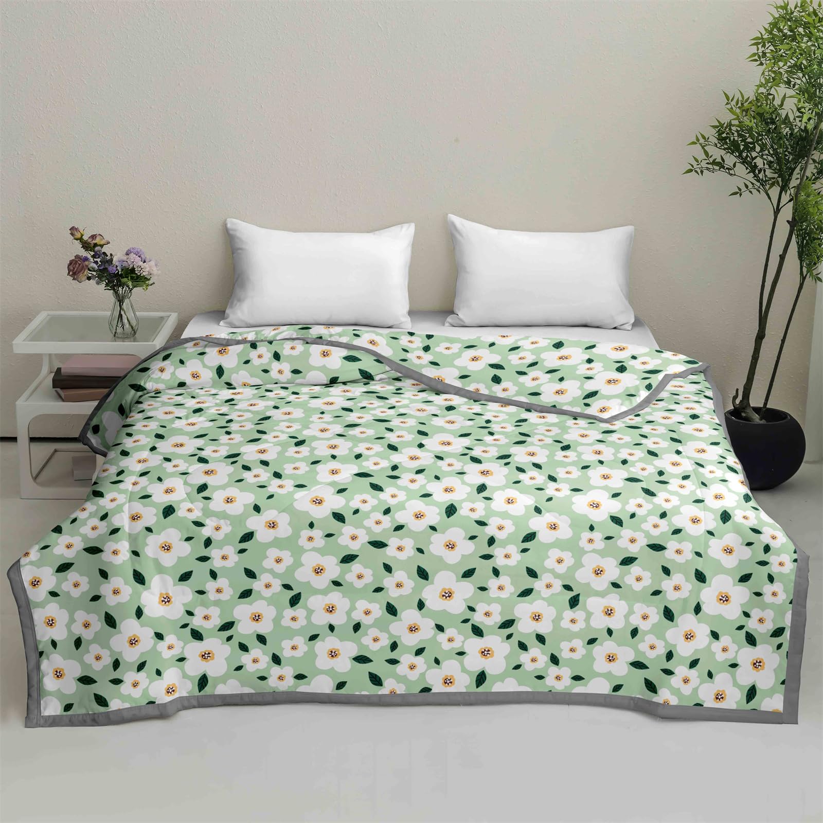 Odot Coverless Duvet 4.5 Tog for Single Double King Size, Summer Duvet No Cover Cosy and Lightweight Quilt Breathable Bedspreads Quilted Throw for Beds (Green spring,135 * 200cm)