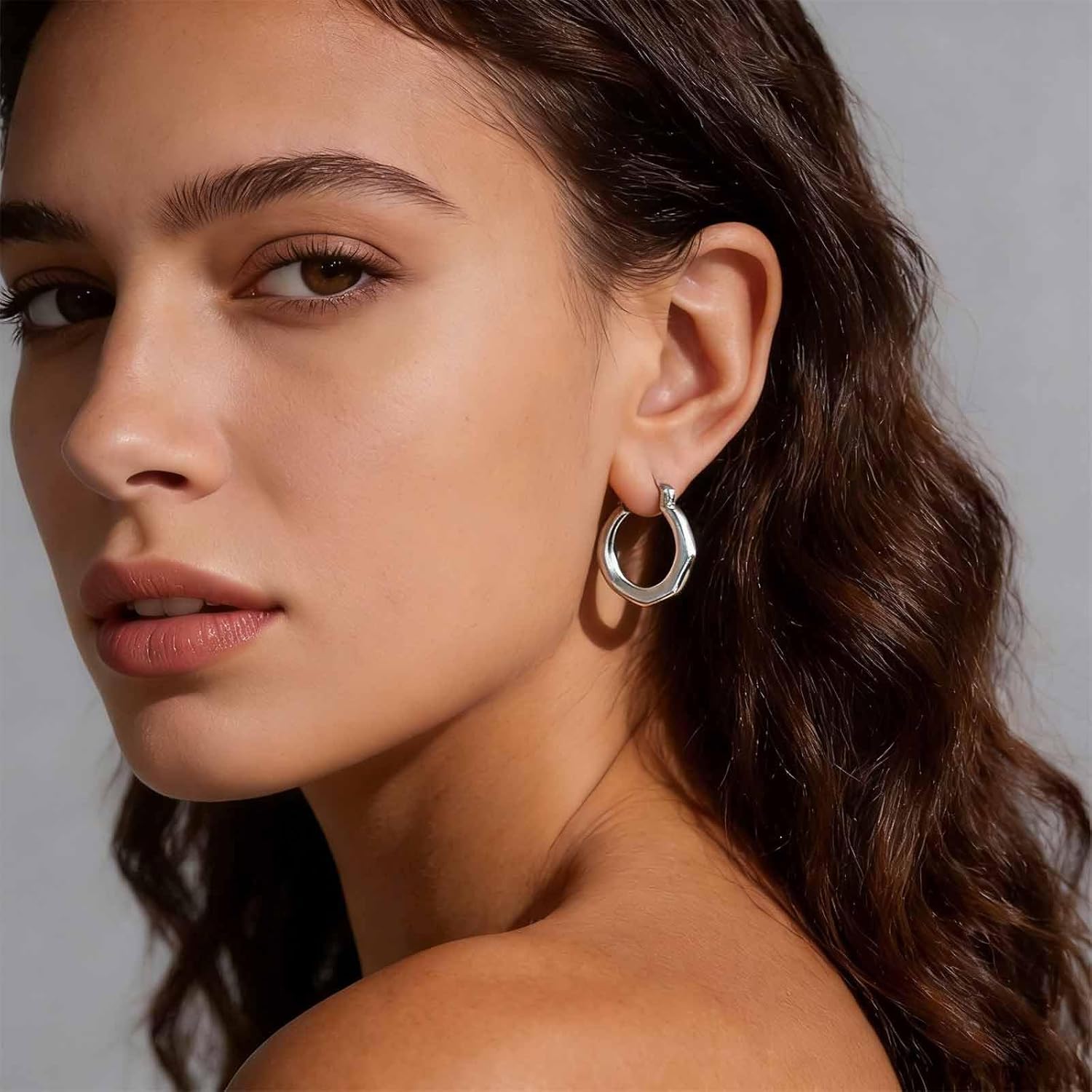 Boho Circle Huggie Hoop Earrings Chunky Gold Hoop Earrings Round Hoop Thick Earrings Hollow Circle Hoop Earrings Circle Loop Earrings Jewelry for Women - Image 2