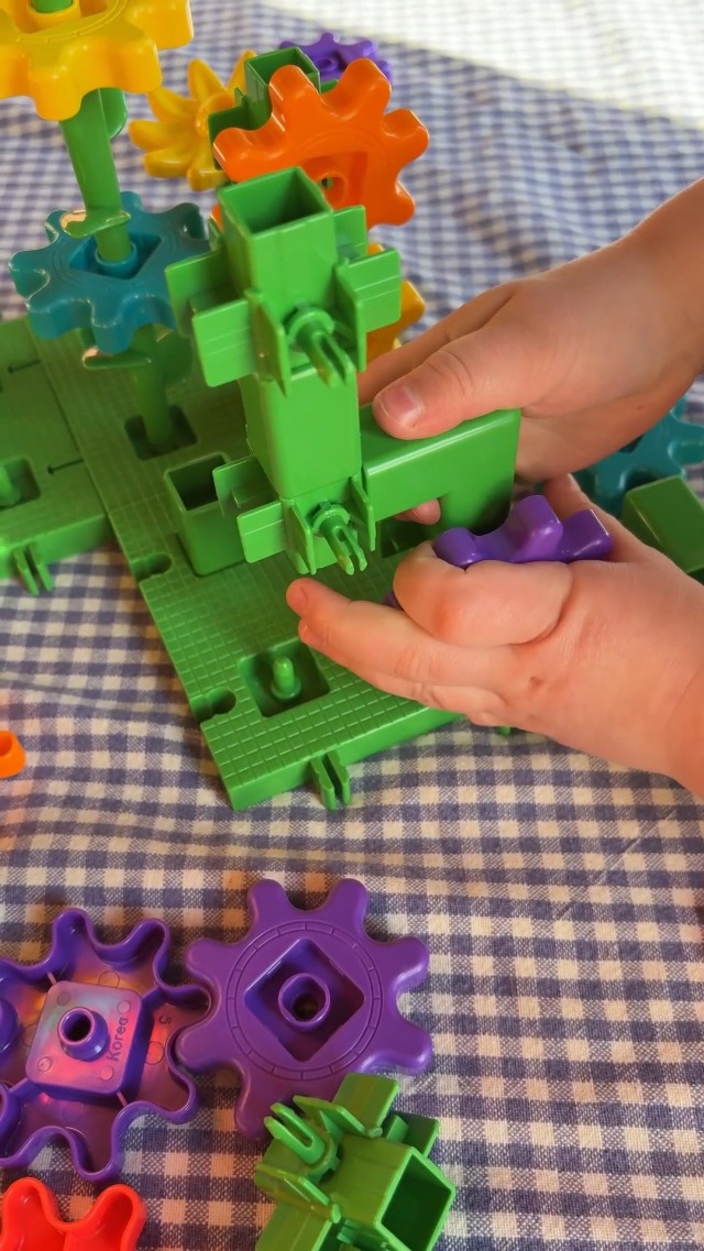 Image of Learning Resources GardenGears Building Set - Hands-On Educational Construction & Engineering, Preschool STEM Building Sets, Toys for Kids, Montessori, Fine Motor Games, Gifts for Kids