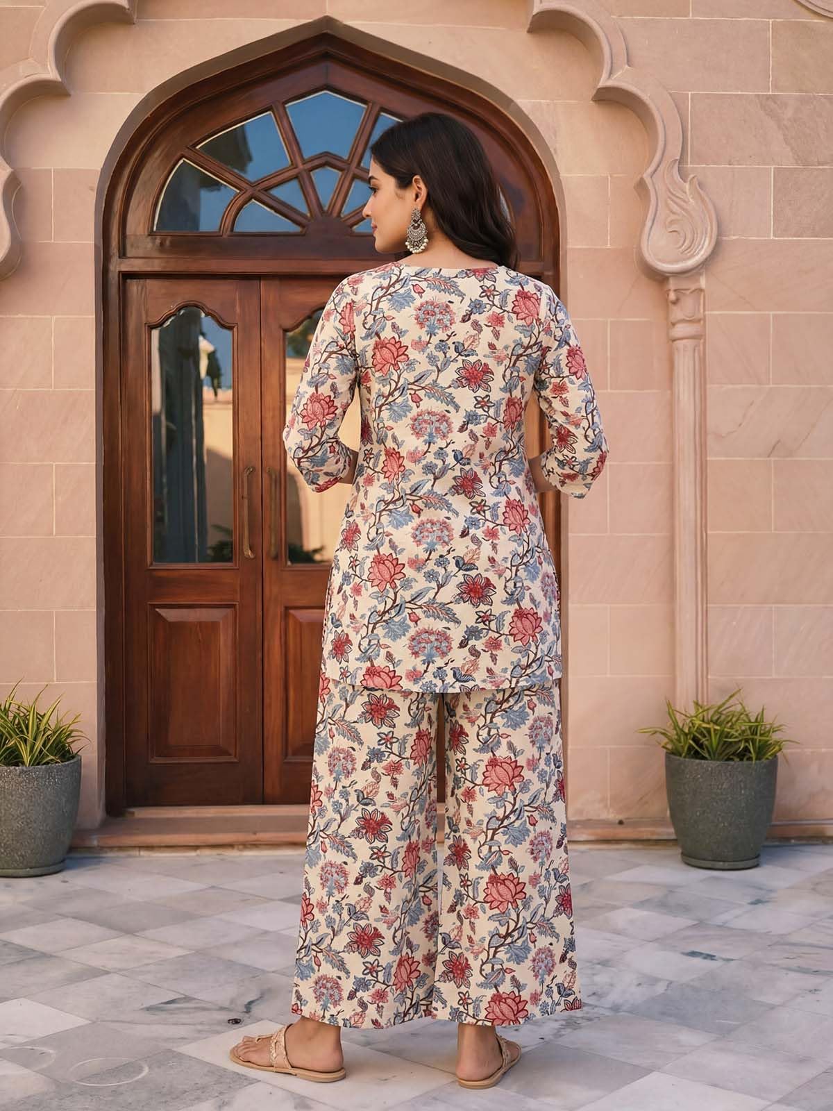 Leriya Fashion Conjuntos de coord para mujer elegantes | Conjuntos kurta para mujer | Traje de fiesta formal de oficina y aspecto casual | Últimas coordenadas de Western Fusion