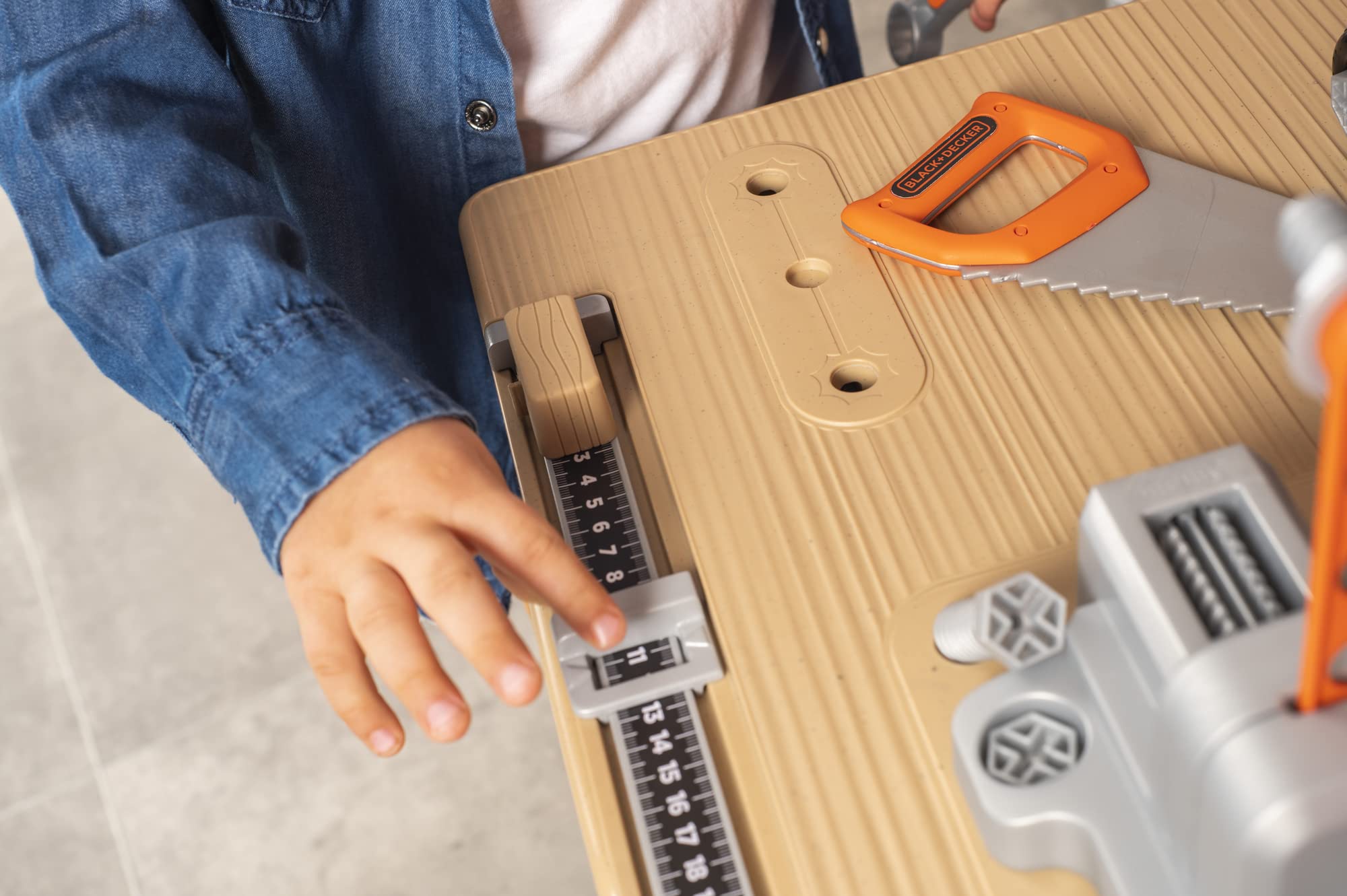Smoby - Black+Decker - Mega Center - Zabawka do samodzielnego wykonania warsztatu - Mechanika, hydraulika, malowanie, stolarstwo - Wiele akcesoriów w zestawie - Od 3 lat - Wyprodukowano we Francji