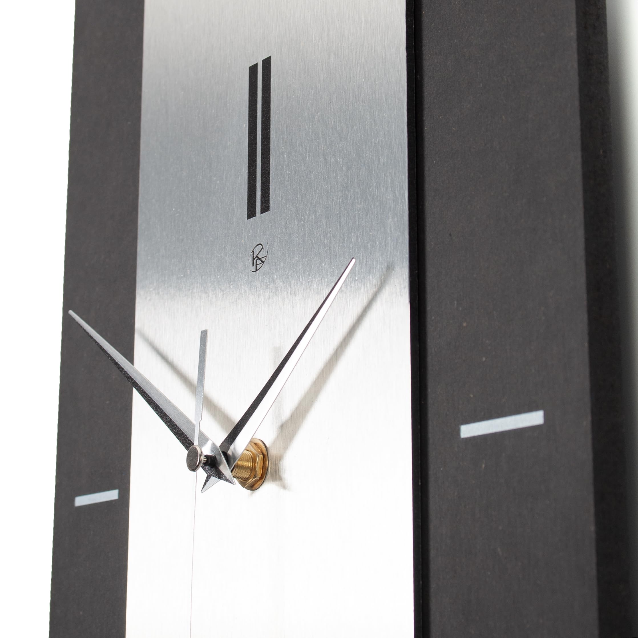 Kreative Feder 3D Designer-Wanduhr „Diamond“ in modernem Metallic-Look schwarz-Silber ohne Tickgeräusche (leises Funkuhrwerk)