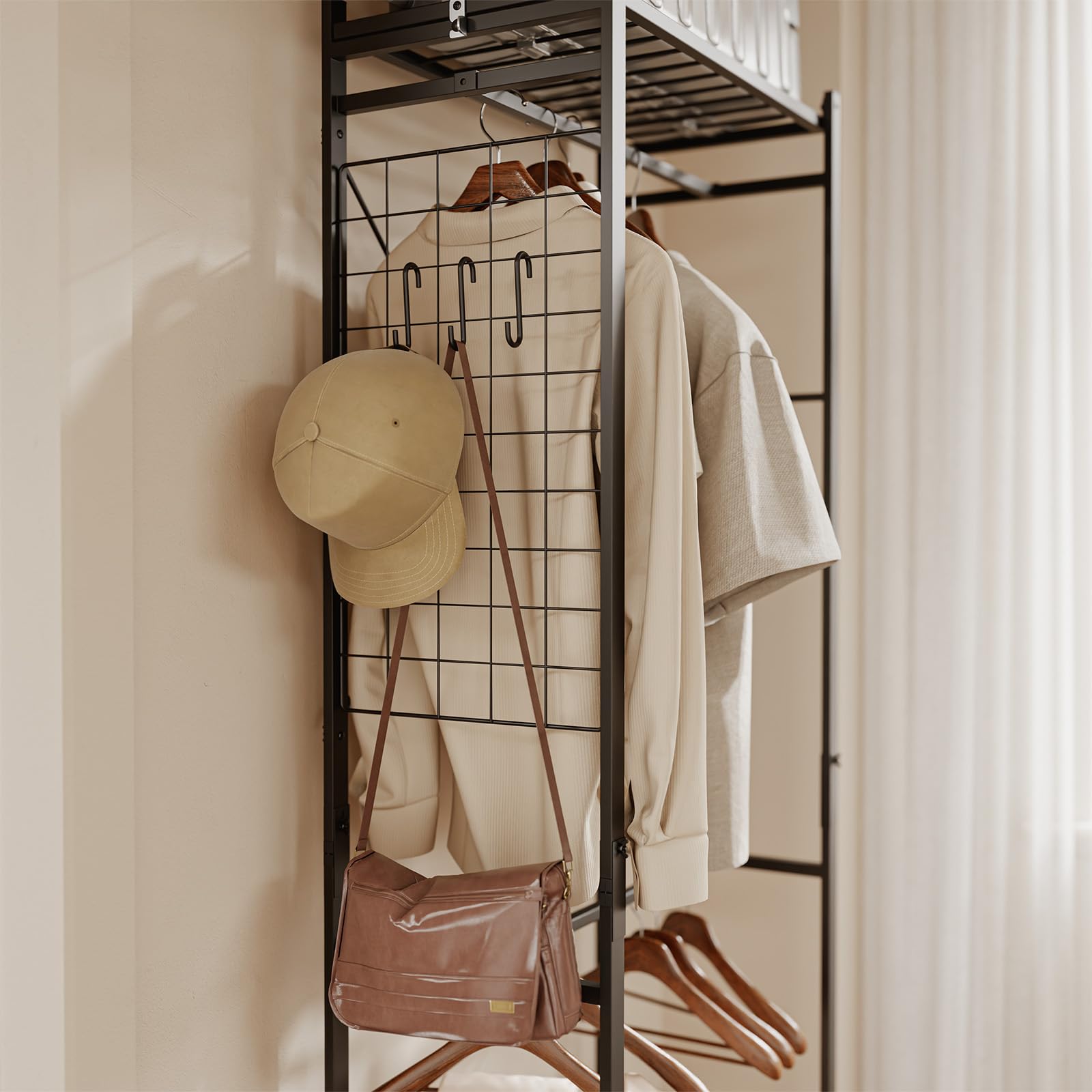 SoBuy Klappbarer Kleiderständer Schmal auf Rollen, 60,5x32,5x175cm | mit Schuhablage, Haken & Gepäckständer für Schlafzimmer Flur Wäscheraum, werkzeugfreie Montage, Schwarz, KLS21-SCH