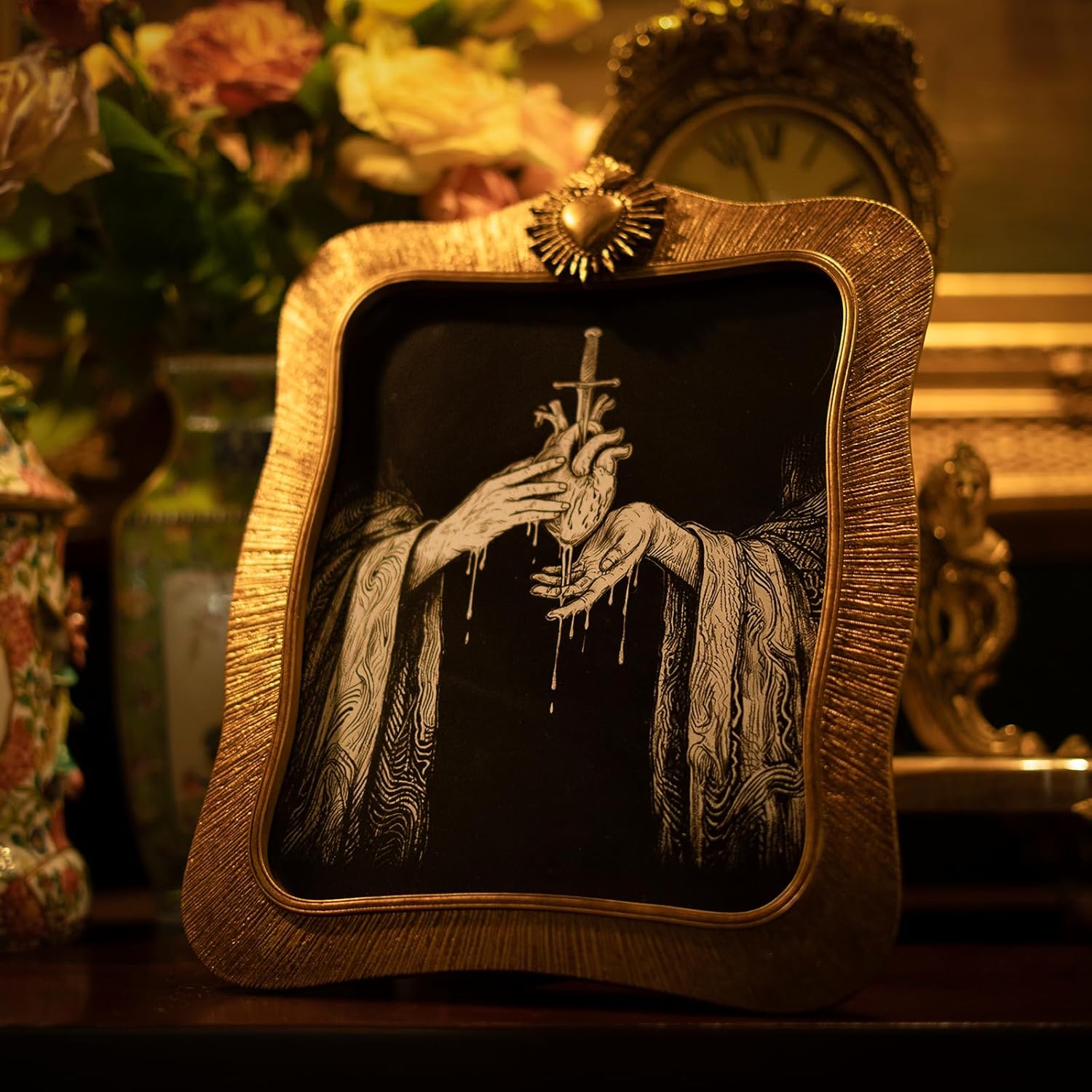 8x10 Vintage Picture Frame, Antique Bronze Gold Ornate Gothic Photo Frame for Wall Hanging or Tabletop Display, Decorative Heart Relief Design, Retro Home Decor, Photo Gallery Art