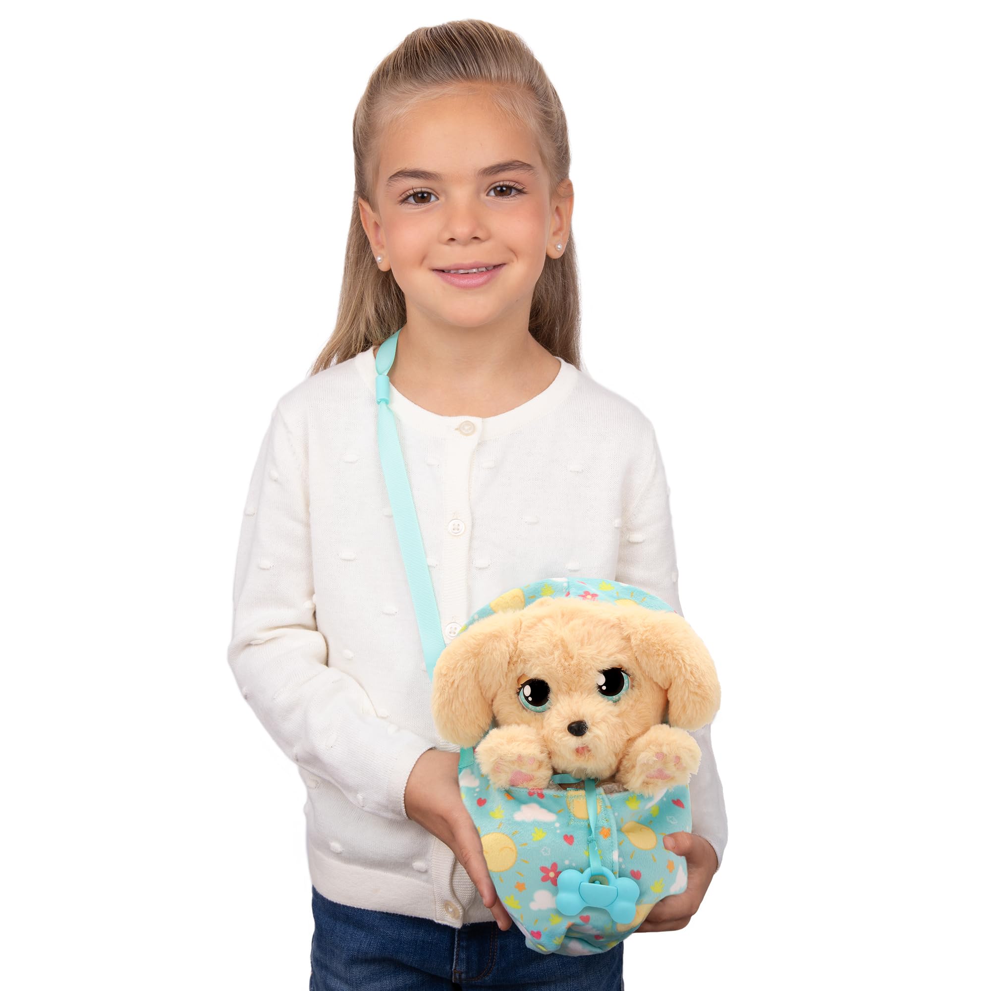 This cute Baby Paws Labrador is the most playful puppy of all This cute Baby Paws Labrador is the most playful puppy of all